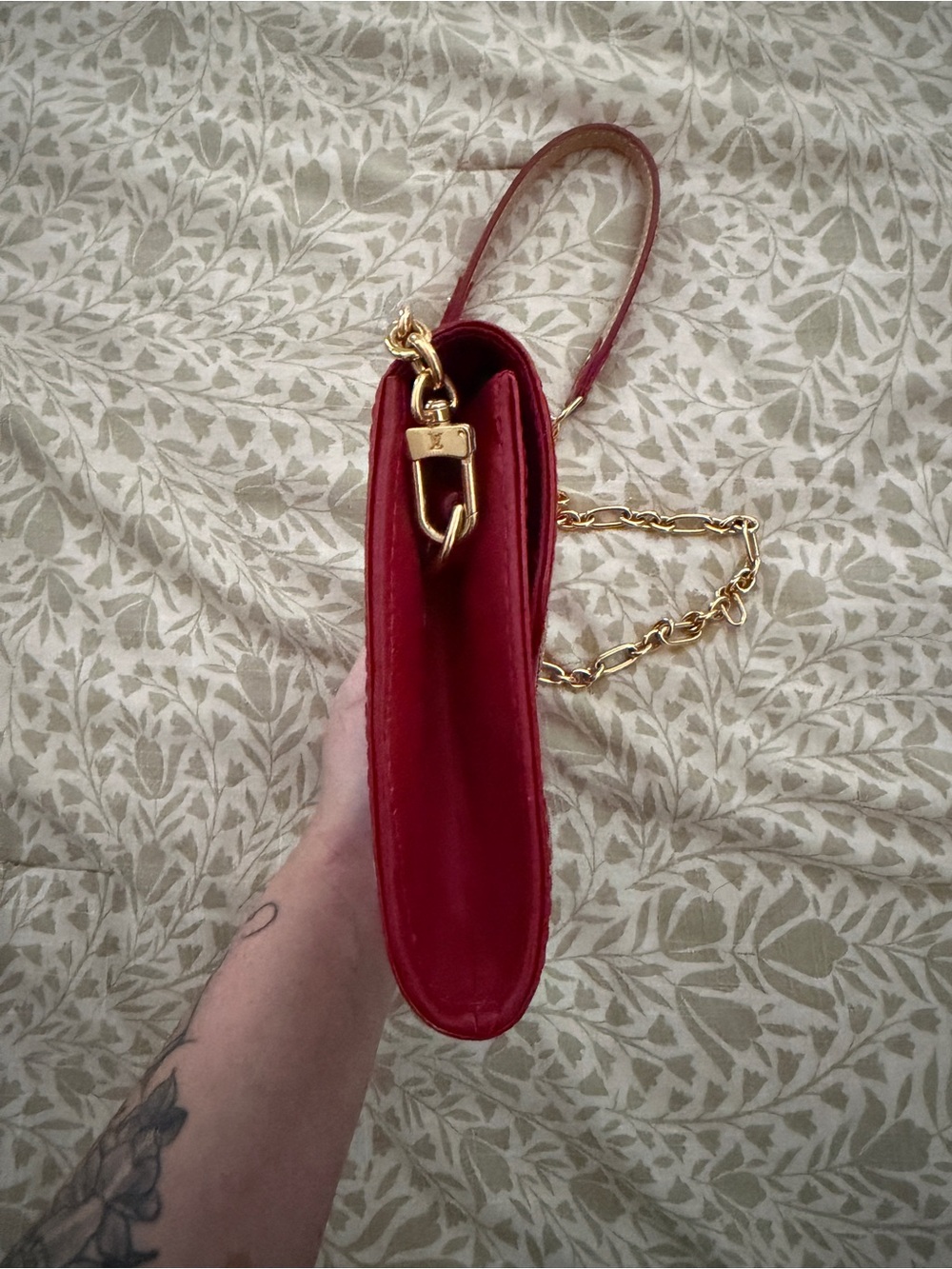 Louis Vuitton Red Vernis Monogram Chain Wallet with Gold Hardware - Picture 7 of 16